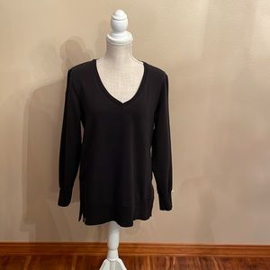 Ten Tree Women’s Long Sleeve V Neck Pullover Shirt in size small